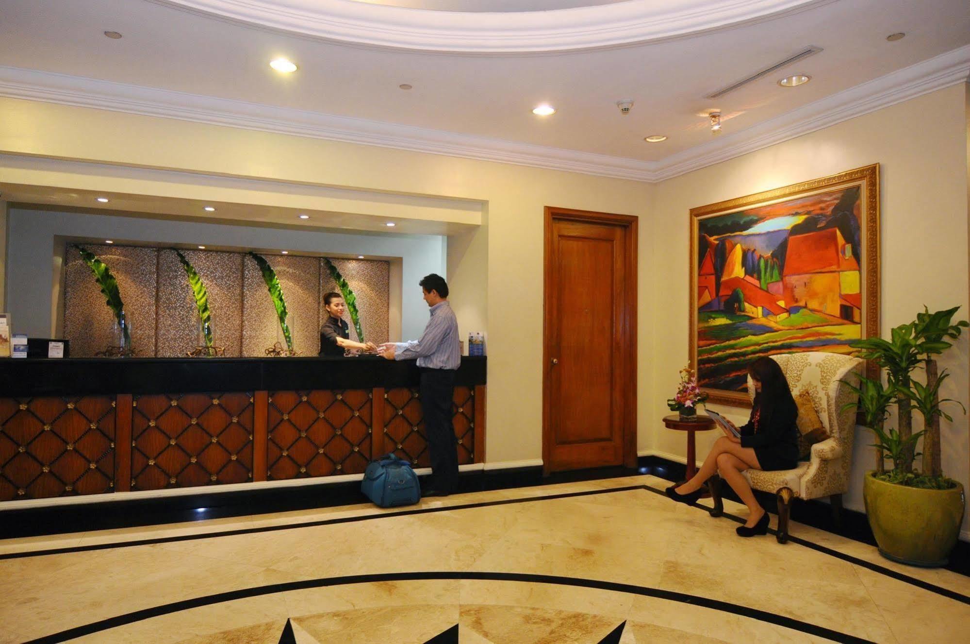 Oxford Suites Makati Makati City Exterior foto